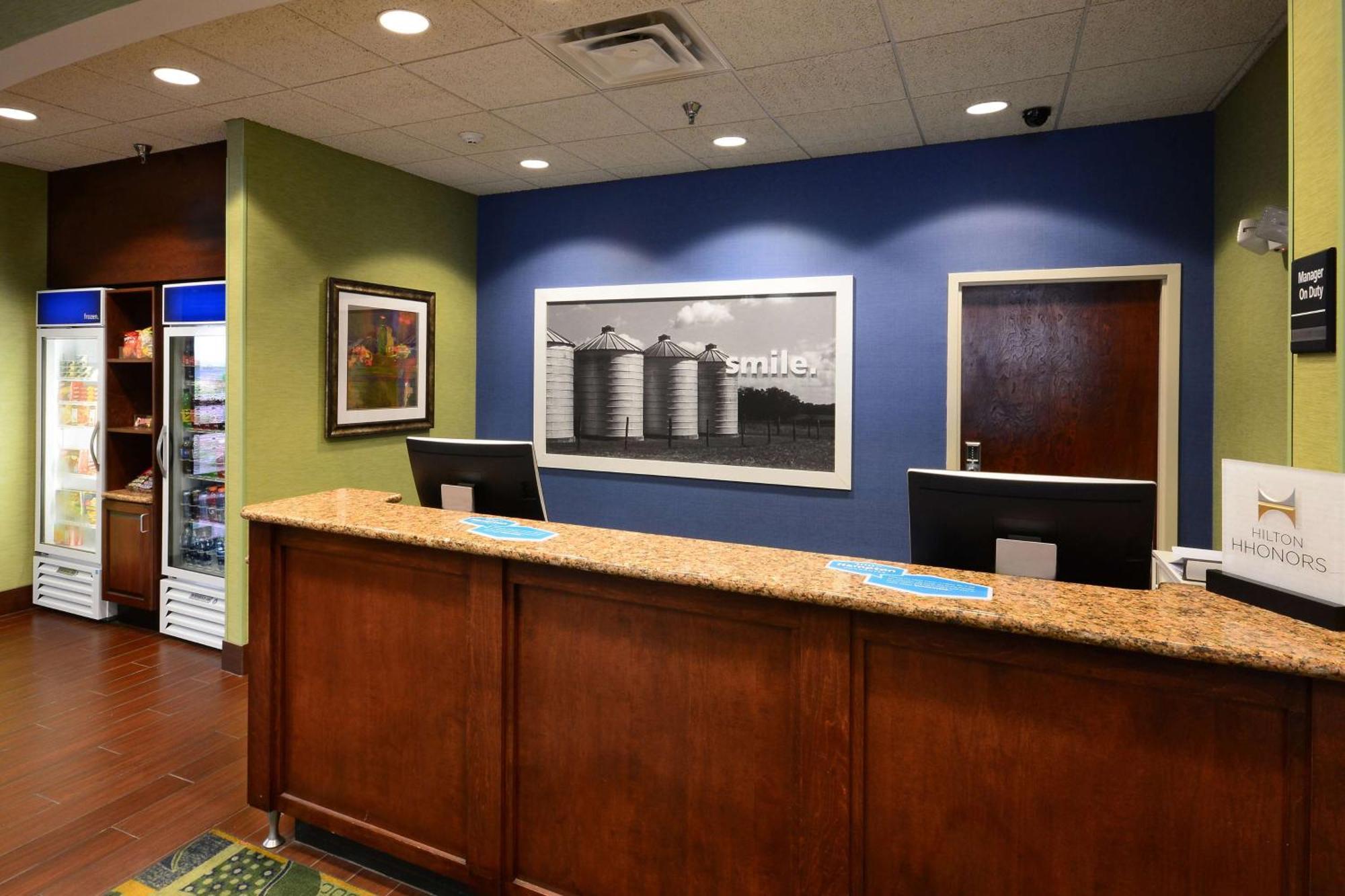 Hampton Inn Roxboro Exterior photo