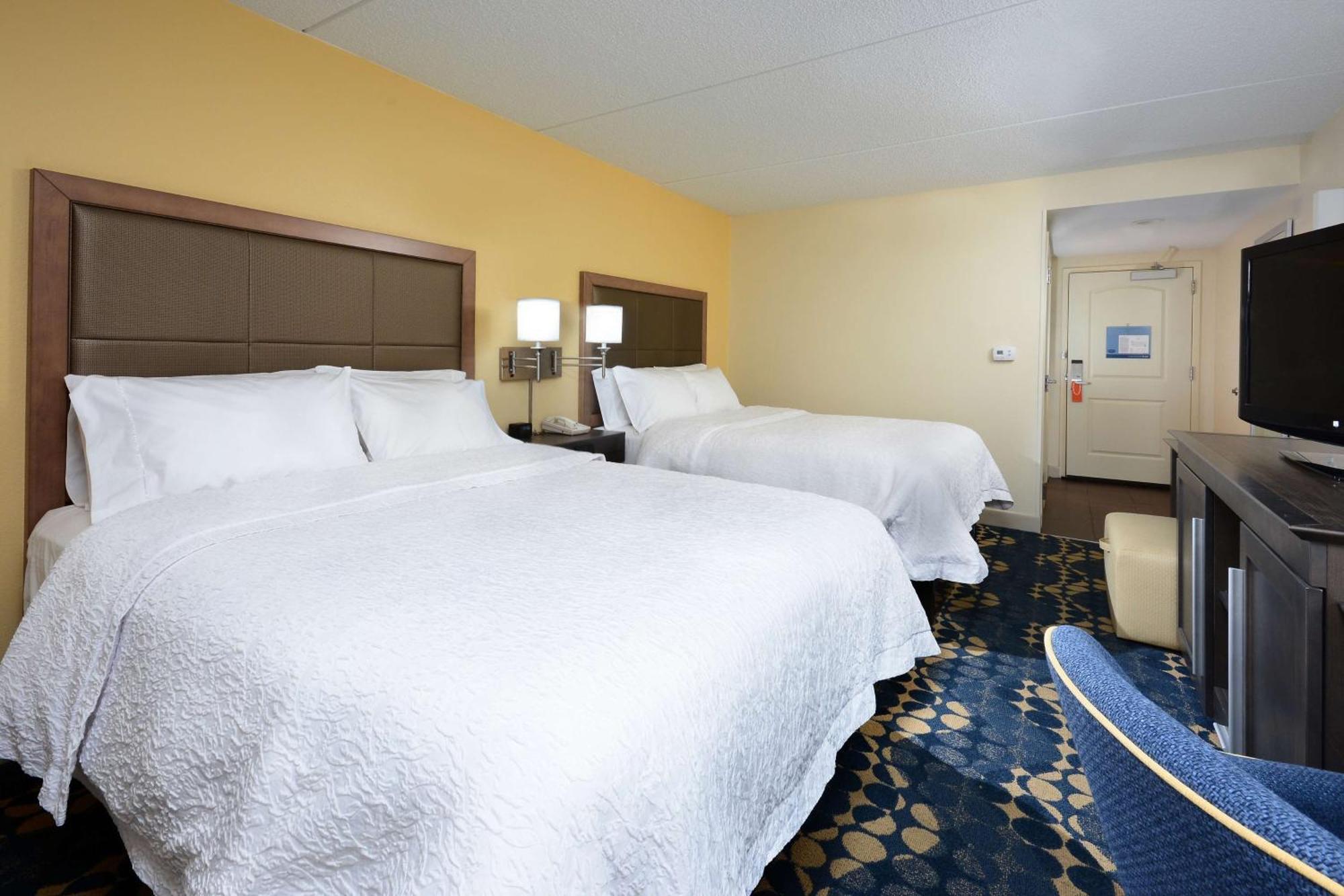 Hampton Inn Roxboro Exterior photo