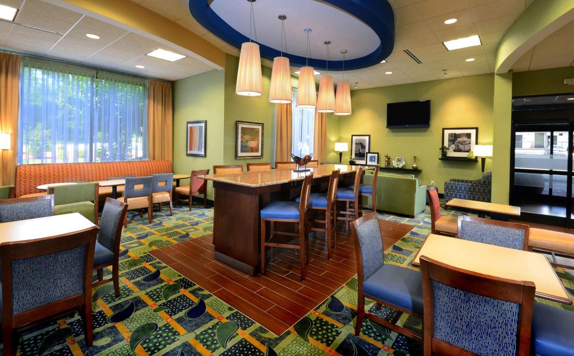 Hampton Inn Roxboro Exterior photo
